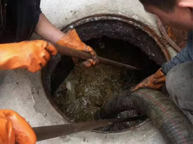 巫山清理化粪池时如何避免沼气的危害?